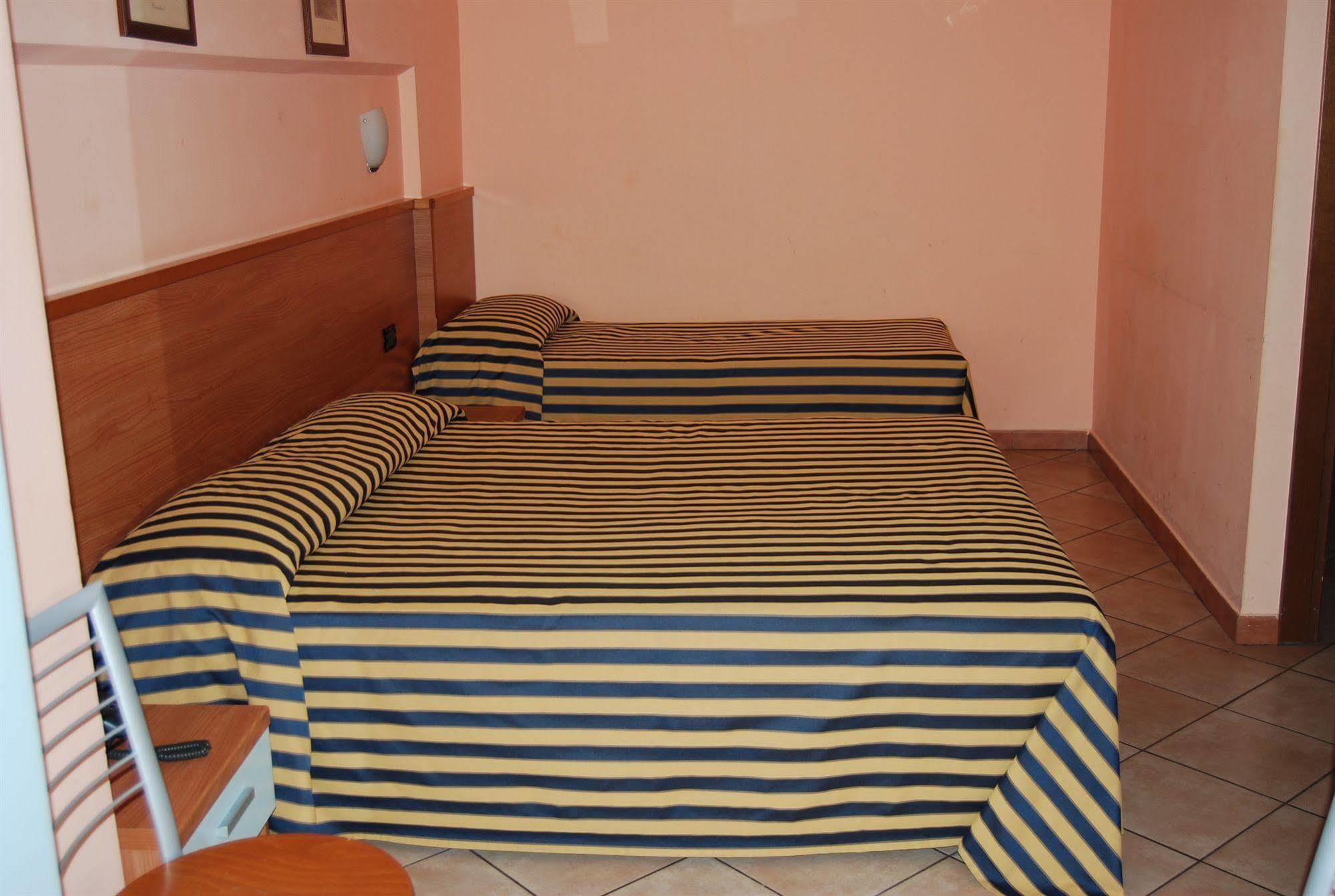 מילאנו Albergo Salerno מראה חיצוני תמונה