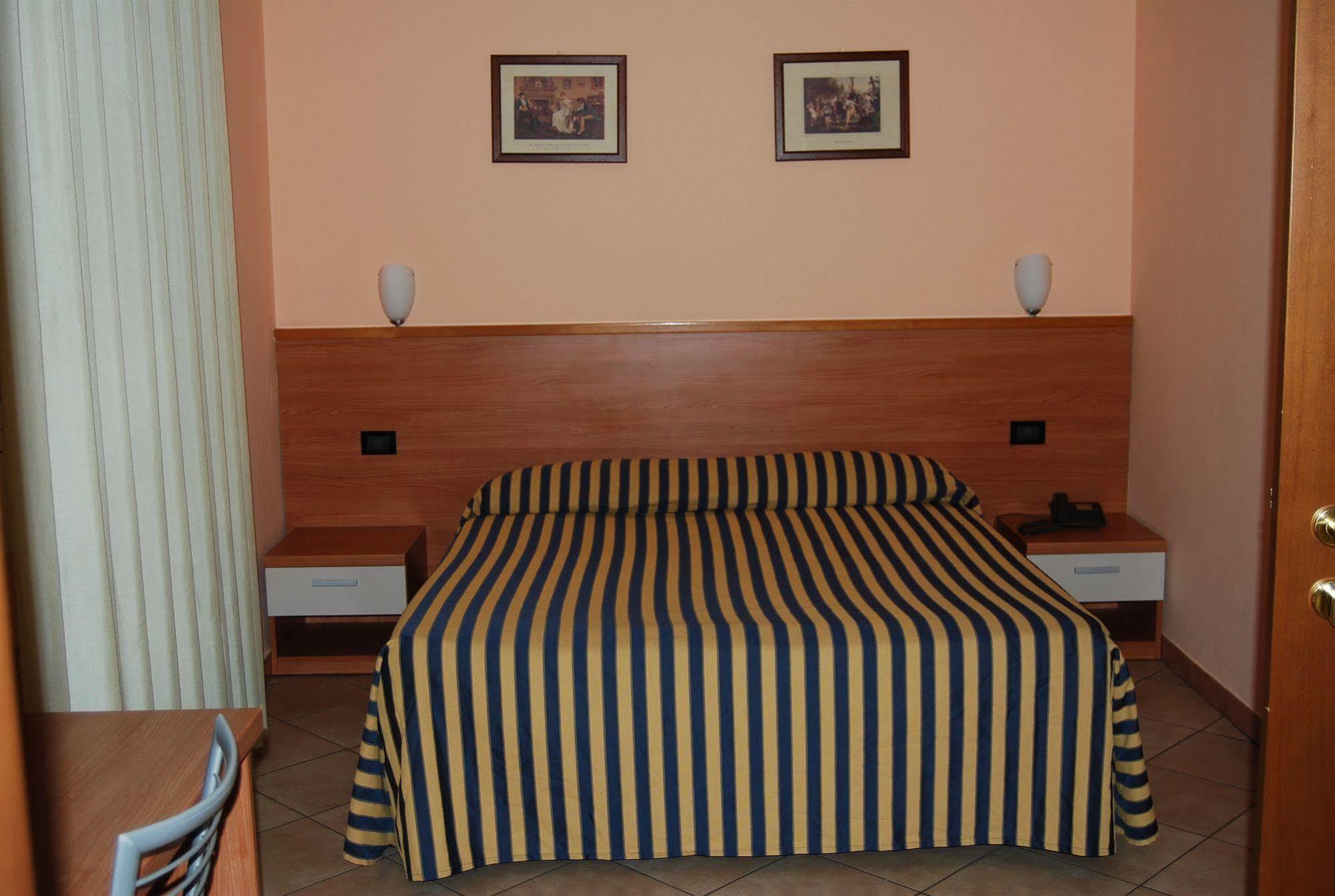 מילאנו Albergo Salerno מראה חיצוני תמונה